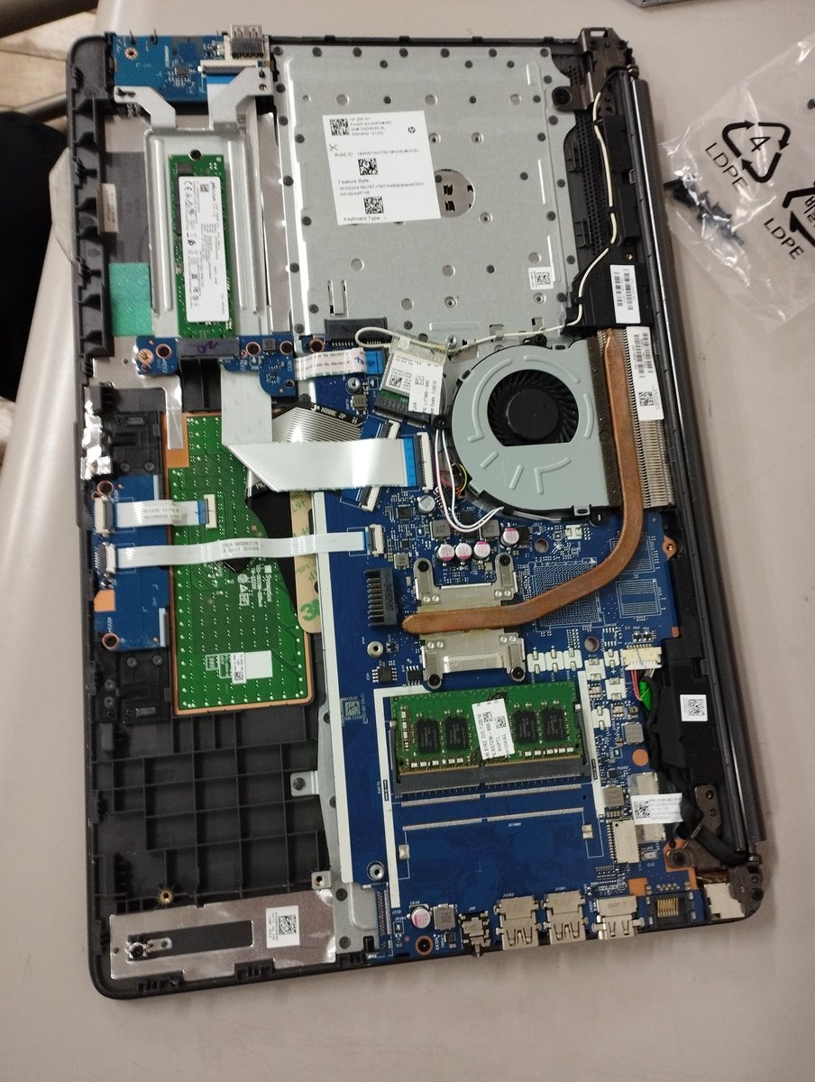 seikocomputer's tweet photo. 分解中 https://t.co/jldWLWZFWw