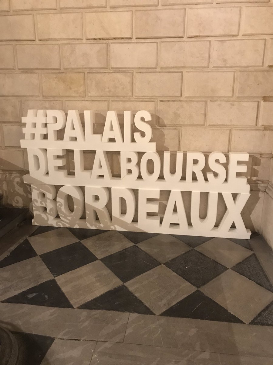 OncosphereNA's tweet photo. Après une soirée de congrès au Palais de la Bourse à #Bordeaux, ce second jour de l’Oncosphere International Meeting s’ouvre avec la prise de parole de Mme @fjeanson1 @NvelleAquitaine. https://t.co/EW0AFCA0bX
