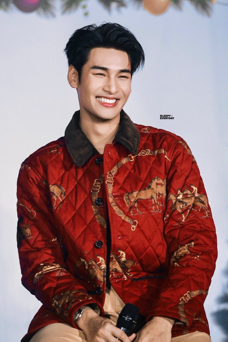 Alva_zzz's tweet photo. hope your everything goes well and always laugh🐱
@Nnattawin1 https://t.co/AeJQRCC7WA