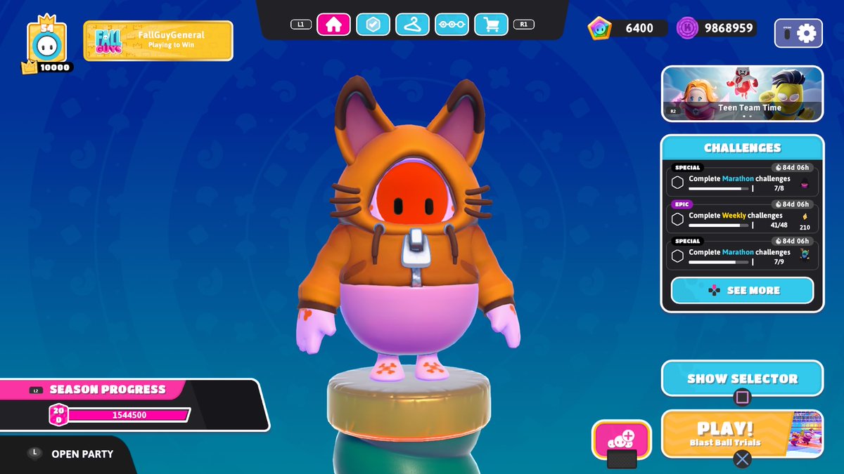 FallGuyGeneral's tweet image. Came out of retirement hit my 10000th crown 👑 a week ago 🫳