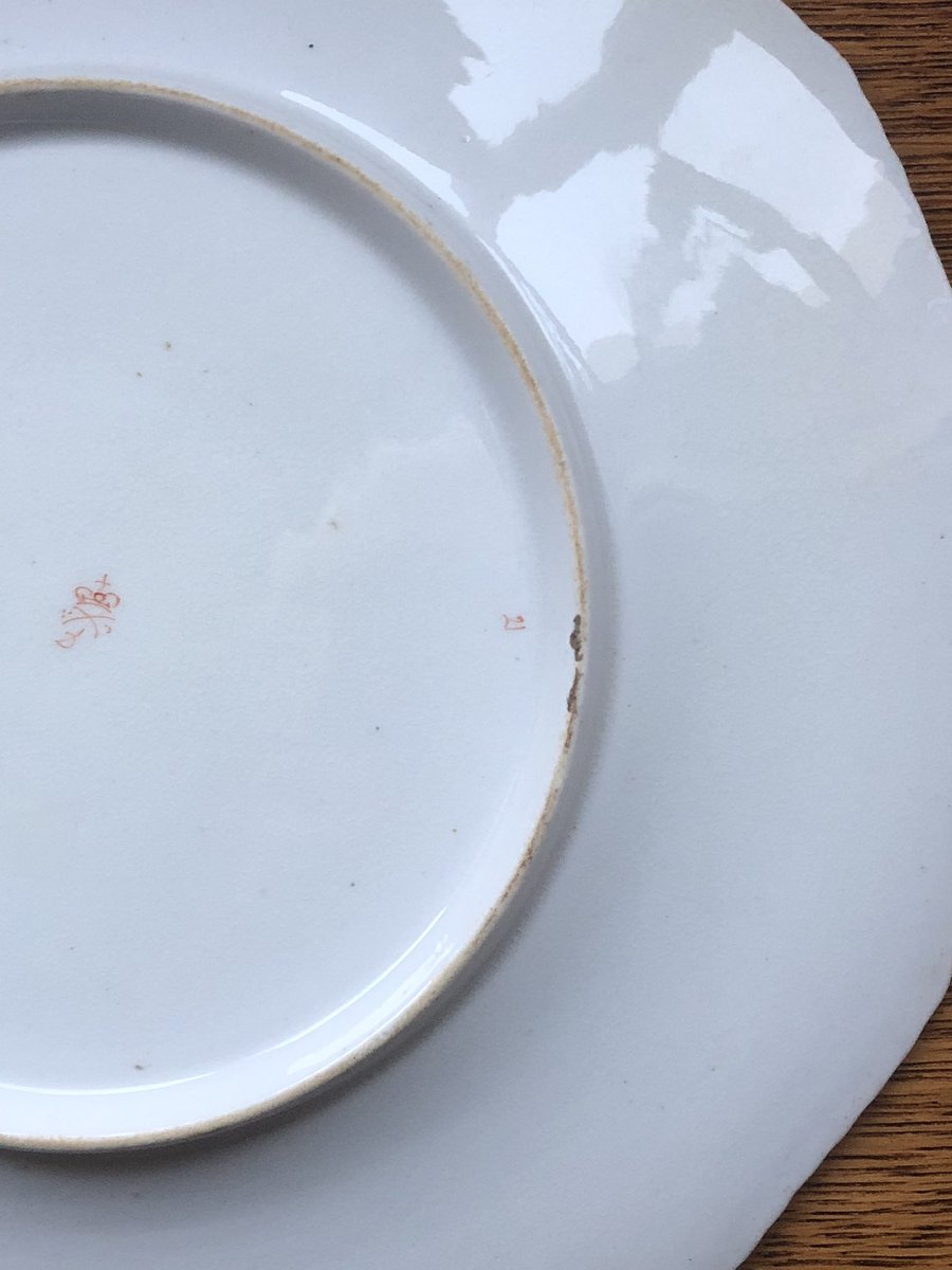 PenroseAntiques's tweet photo. #Newarrival a very #decorative #Bloorderby #displayplate decorated by #JamesHill #1815. Great bit of Regency #porcelain and available in @CarltonAntiques in @SaltsMill Saltaire and our @dkantiquesatlas https://t.co/mBByJNEvis & @Loveantiques https://t.co/t0df7kSJN8 #onlineshops https://t.co/0wmN1cMsih