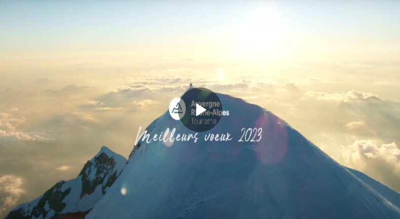 Fabrice Pannekoucke, Président &amp; toute l'équipe d'Auvergne-Rhône-Alpes Tourisme vous souhaitent une belle &amp; heureuse année 2023 et ont le plaisir de vous  présenter un film réalisé dans les magnifiques décors  d'Auvergne-Rhône-Alpes, pour Renaitre Ici...
▶️bit.ly/3X8fhAh