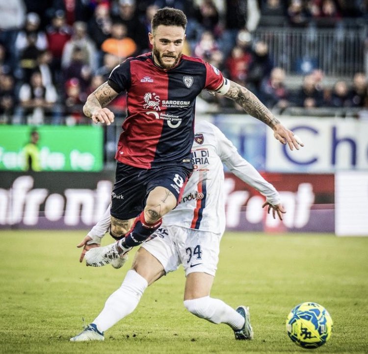 ODValencia's tweet photo. #ValenciaCF 🦇

Negociaciones avanzadas con el @CagliariCalcio para la incorporación de @nahitannandez_ 

👍🏻En el club hay confianza y optimismo en que pueda cerrarse en breve y sea el primer refuerzo en esta ventana de fichajes https://t.co/g1IM3DVzDK