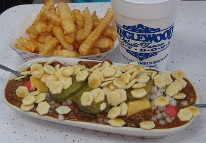 RegionalUSFood's tweet photo. Scrambled dog (Columbus, GA) — a thin hot dog smothered in chili and topped with oyster crackers, pickles, and coleslaw. A specialty of Dinglewood Pharmacy https://t.co/IEdafnkodt