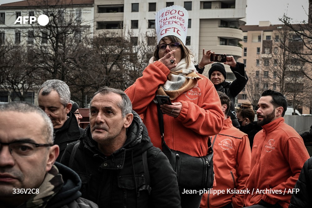 La société de livraison à domicile de produits alimentaires Place du Marché (ex-Toupargel) a été placée en liquidation judiciaire, entraînant la suppression de 1900 emplois, selon un délibéré du tribunal de commerce de Lyon, que l'#AFP a pu consulter