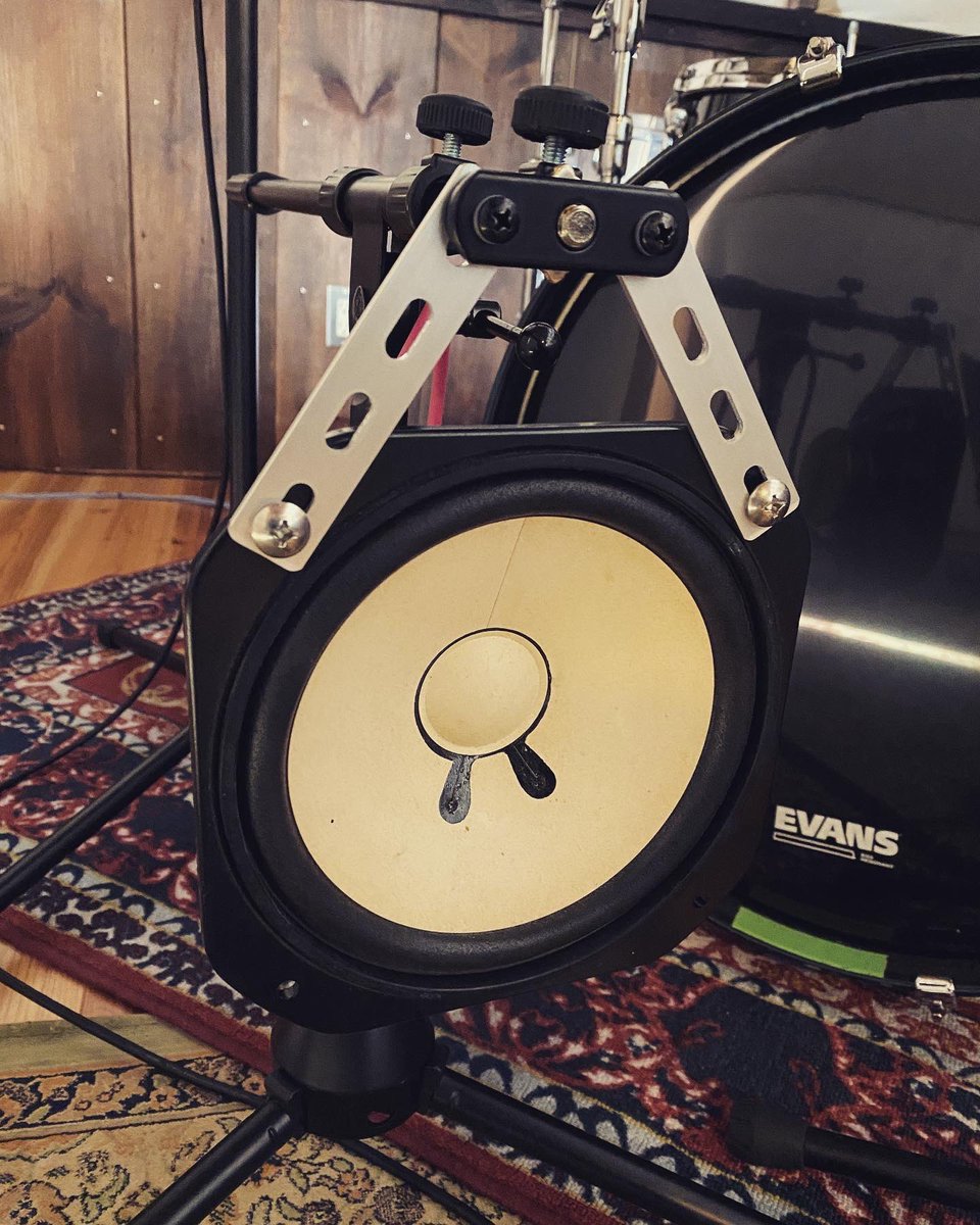 studioborraja's tweet photo. SubKick mics.

#yamaha
#ns10m
#solomon
#subkick
#recordingstudiio 
#recordingengineer https://t.co/9UsYqalz2R