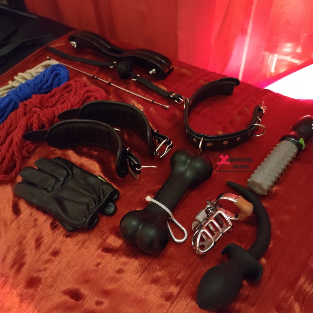 DominusJaime's tweet photo. Echaba mucho de menos mis sesiones de los jueves. Es todo un ritual de principio a fin. 

Y como no podría ser de otra forma hoy estoy súper relajado y lleno de energía! 

Pasad un pervertido finde !

#bdsm #bdsmtoys #gaybdsm #bdsmgay #madridbdsm #bdsmmadrid https://t.co/TUk37yzlRH