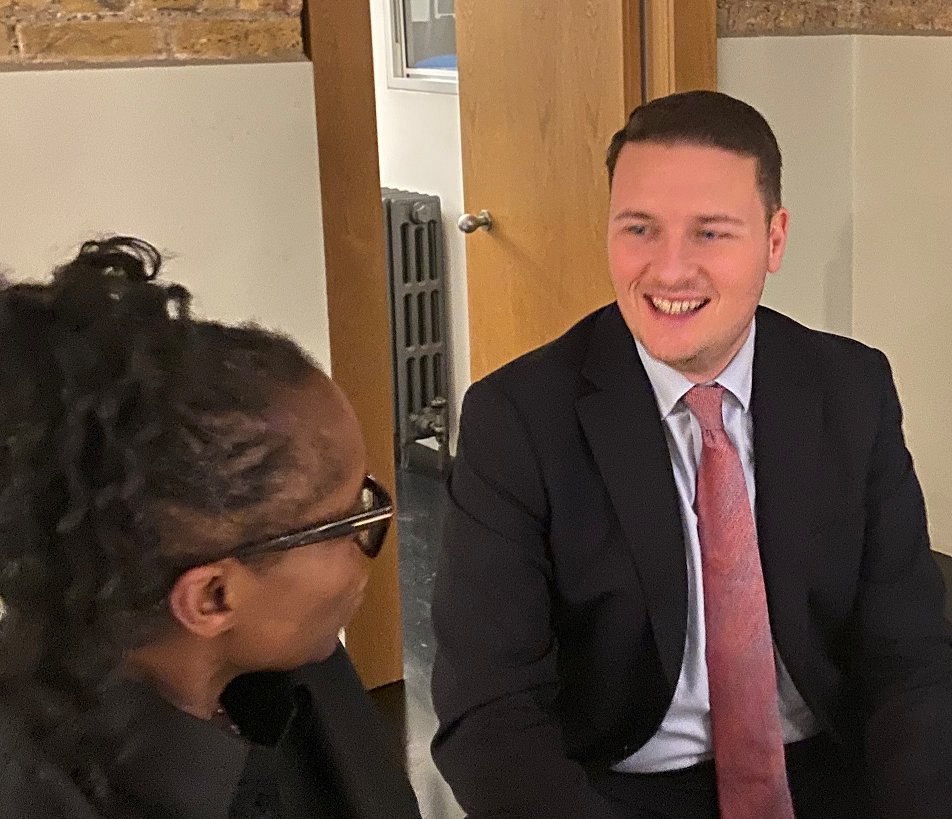 Lade Smith CBE (@drladesmith) on Twitter photo I took the opportunity to meet and talk with <a href="/wesstreeting/">Wes Streeting</a>. Gave a frontline account of 1ry & 2ry MHcare, junior docs, pensions, working conditions, MH inequality & long-term MH need. He listened, understands & wants to make change. We must do better for patients & for staff. I took the opportunity to meet and talk with <a href="/wesstreeting/">Wes Streeting</a>. Gave a frontline account of 1ry & 2ry MHcare, junior docs, pensions, working conditions, MH inequality & long-term MH need. He listened, understands & wants to make change. We must do better for patients & for staff.