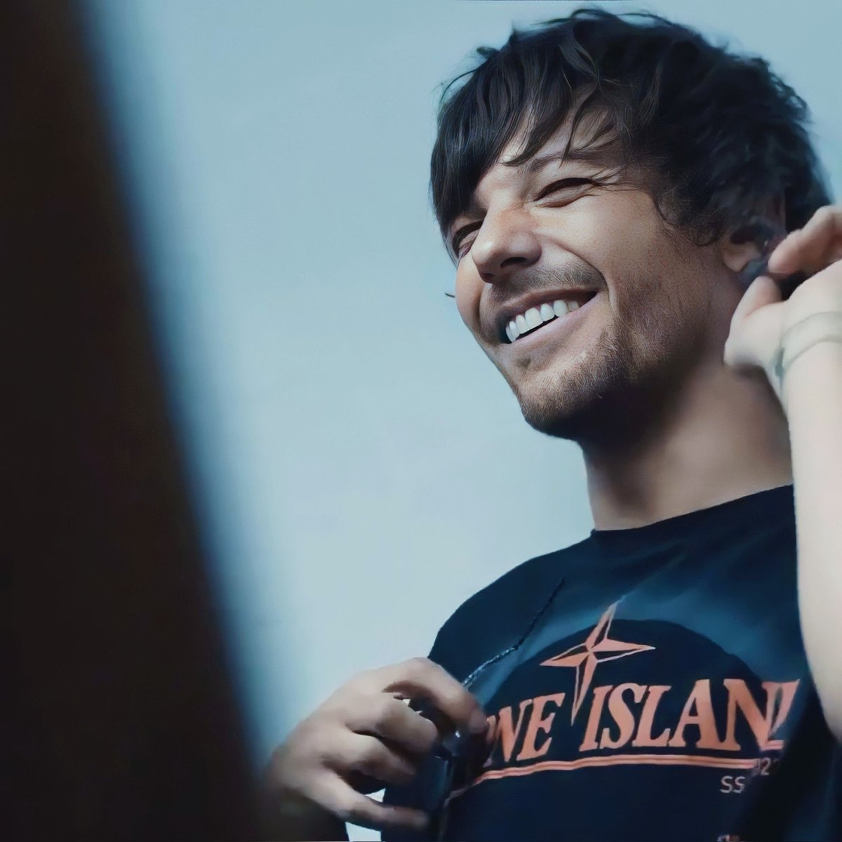 NiaLouLiaHarZ's tweet photo. Louis only nominated for this award even though he deserves a #BRITs

So let's get him this award it's at least we can do for him @Louis_Tomlinson 

I'm voting #Louies for #BestFanArmy at the #iHeartAwards https://t.co/6ZCN4ytzPC