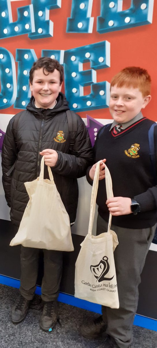 Sciencelucancc1's tweet photo. Well done to all of our 1st years who attended the @BTYSTE yesterday. Having lots of fun and supporting our TY student Alba 👏 @Lucancc1 https://t.co/Vu92YiiBLE