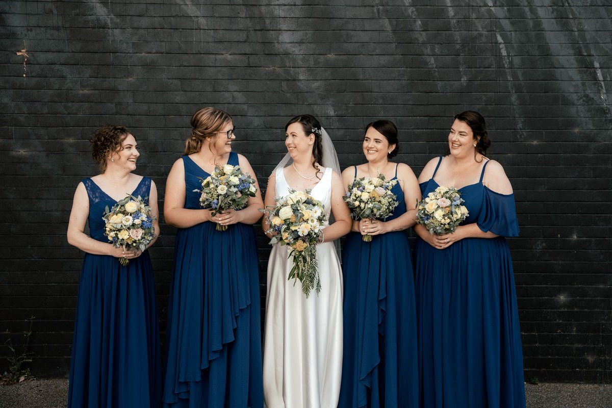 Babaronicom's tweet photo. Radiant Royal Blue 💙👰‍♀️: @Amie Simington 📷: @Now and Forever Photography

Royal Blue Dresses>>https://t.co/nGDTy1sfyW

#babaroni #bridesmaiddress https://t.co/VnoUWV2FNw