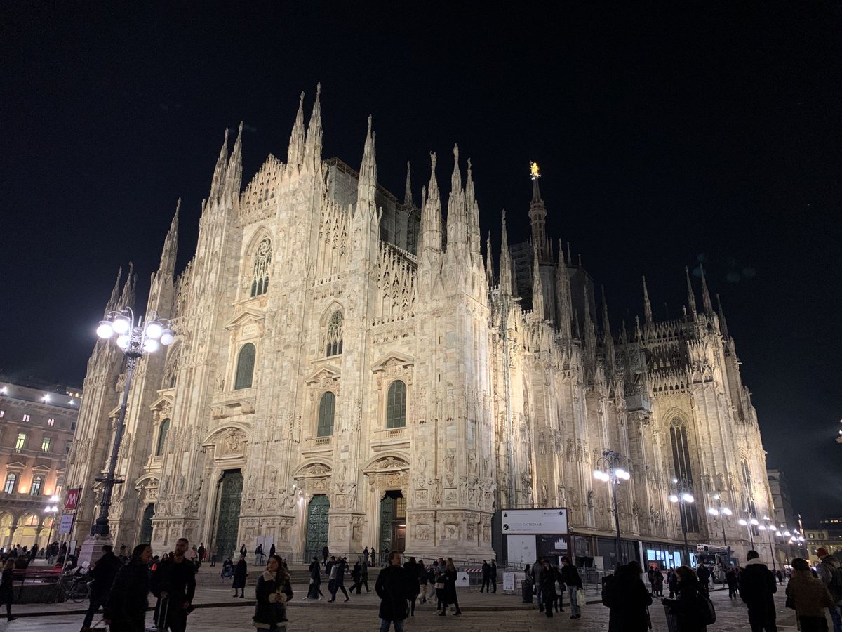 LFarnsworth's tweet photo. If on a winter's night, a cathedral.

#milan #italy 🇮🇹 #fridayphoto #andobserving👓 https://t.co/aPmiZnlFe1