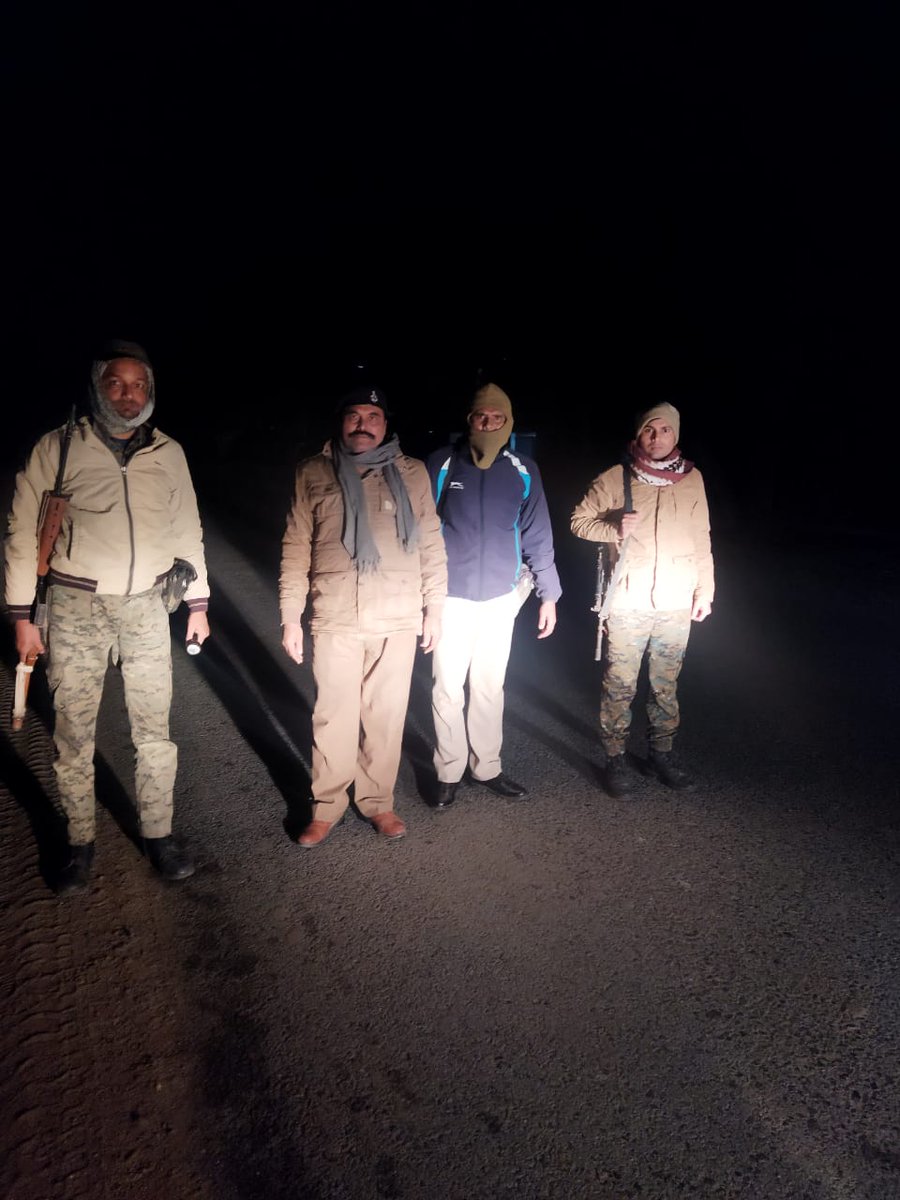 Rohtas Police (@rohtaspolice) on Twitter photo रोहतास पुलिस के द्वारा दिनांक-12.01.2023 की संध्या/ रात्री में विभिन्न थाना क्षेत्रों में अपराध नियंत्रण हेतु रात्रि गस्ती/पैदल गस्ती किया गया तथा वाहनों का विधिवत जांच किया गया।
<a href="/bihar_police/">Bihar Police</a>
<a href="/IPRD_Bihar/">elon musk</a>
<a href="/shahabad_police/">Shahabad Range</a> रोहतास पुलिस के द्वारा दिनांक-12.01.2023 की संध्या/ रात्री में विभिन्न थाना क्षेत्रों में अपराध नियंत्रण हेतु रात्रि गस्ती/पैदल गस्ती किया गया तथा वाहनों का विधिवत जांच किया गया।
<a href="/bihar_police/">Bihar Police</a>
<a href="/IPRD_Bihar/">elon musk</a>
<a href="/shahabad_police/">Shahabad Range</a>