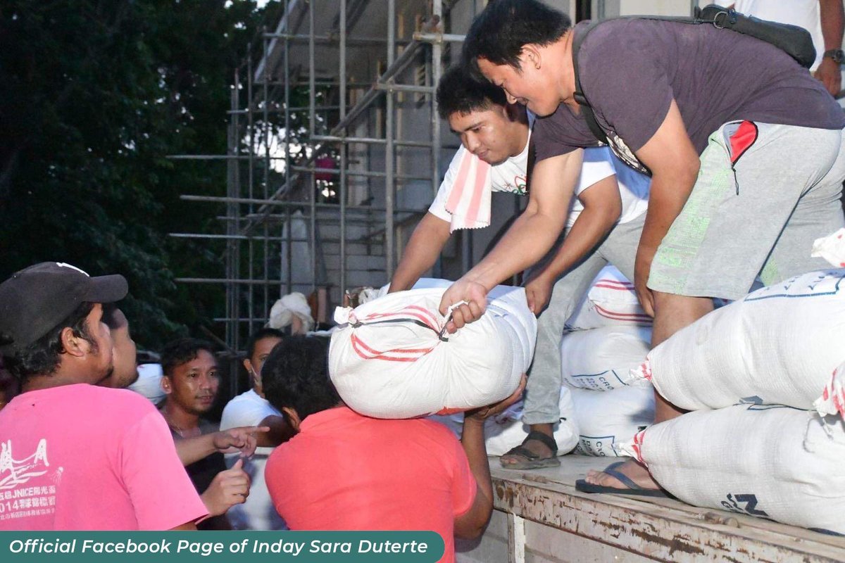 indaysara's tweet photo. Pinangunahan ng Office of the Vice President Disaster Operations Center (OVP-DOC) ang paghahatid ng tulog sa mga residenteng apektado ng pagbaha sa probinsya ng Misamis Occidental. 

Ang OVP-DOC, sa pakikipag-ugnayan sa iba’t ibang local government units sa probinsya ng (1/3) https://t.co/3XJ8EwS2lL
