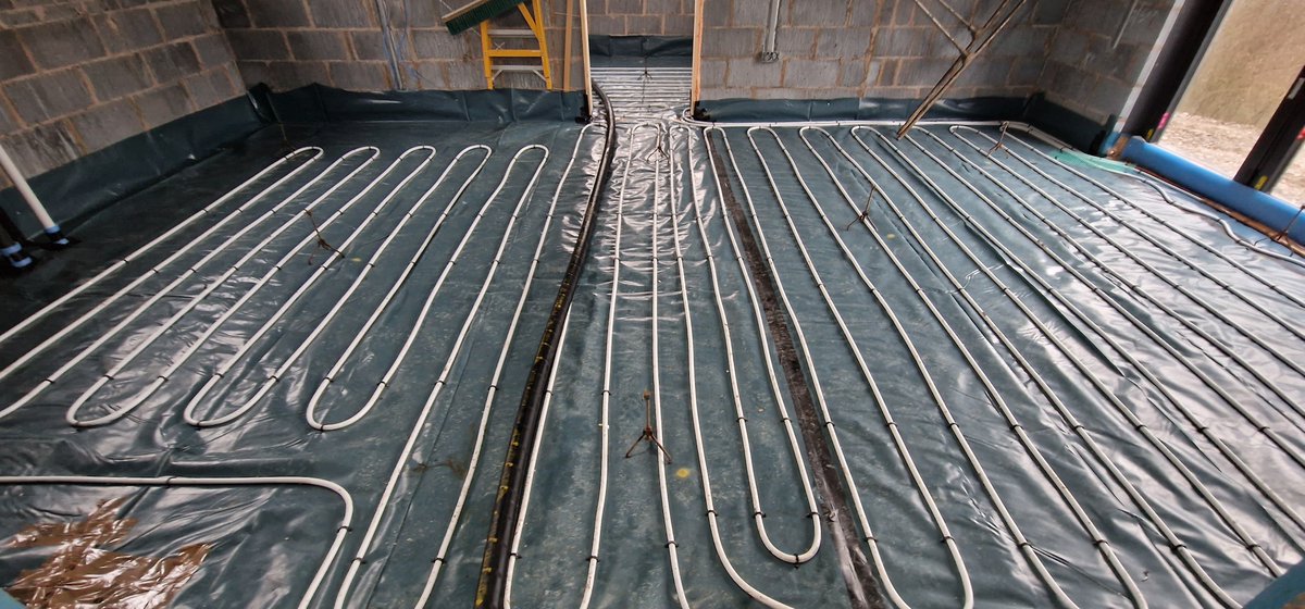Floscreed's tweet photo. 102m of fast drying cement based screed laid over UFH (by others) to a new build in Kington for a regular contractor.

#floscreedukltd  #recommended #repeatwork https://t.co/dNKE6eomdk