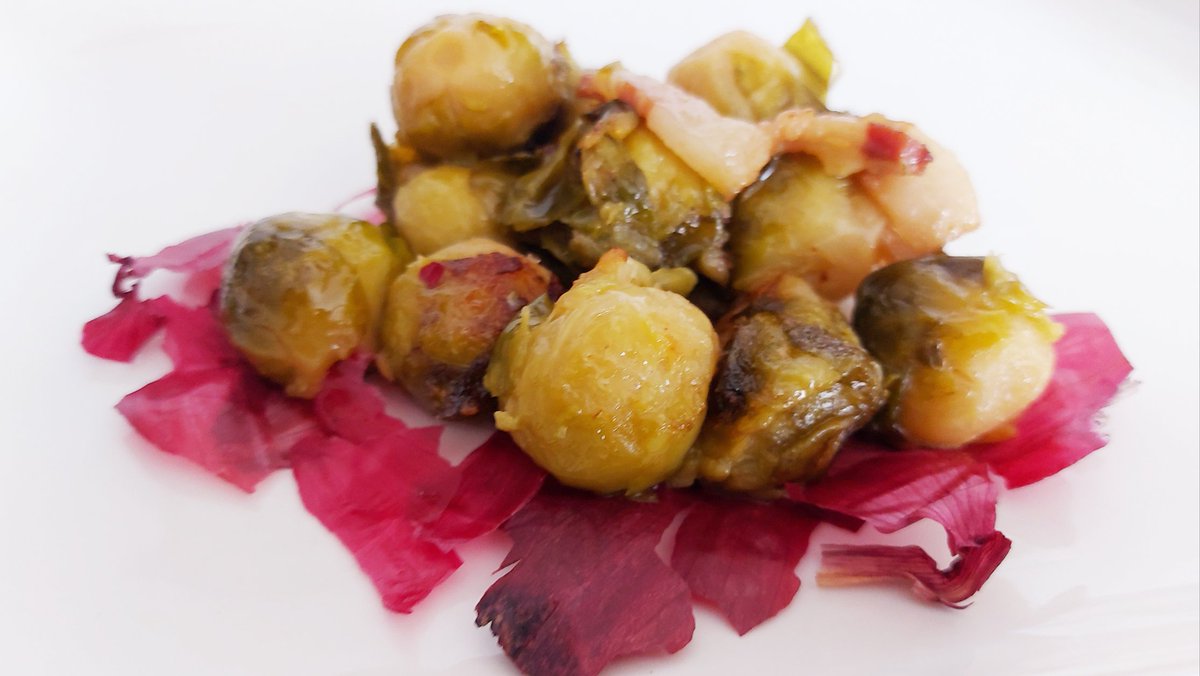comocomodiadia's tweet photo. #colesdebruselas #salteadas con #pancetaiberica/ #bacon y #cebollamorada ... #guisoyo #comocomodiadia https://t.co/gRV7lZu0jY