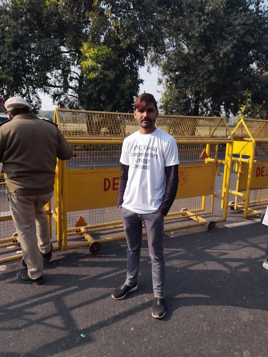 अगर 26 जनवरी तक SSC-GD 2018 के युवाओं को नियुक्तियां नहीं बांटी गई तो,
 एक बार फिर से दिल्ली में एसएससी का घेराव किया जाएगा, और जजमेंट की कॉपी सारी मीडिया को बांटी जाएंगी।
एक बार फिर से हल्ला बोलने के लिए क्या आप तैयार हैं?
#SSCGD18_HMO_JOINING_DO 
 <a href="/PMOIndia/">PMO India</a> <a href="/HMOIndia/">गृहमंत्री कार्यालय, HMO India</a>