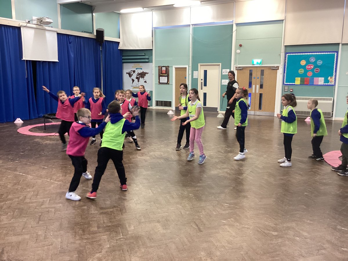 AshbrookJunior's tweet photo. Jupiter and Mercury Class have
@paceball_UK
with Richard and Kieran this afternoon. For year 3, it is their first time playing. #paceball #teamgame
Image https://t.co/cx704l4pBL