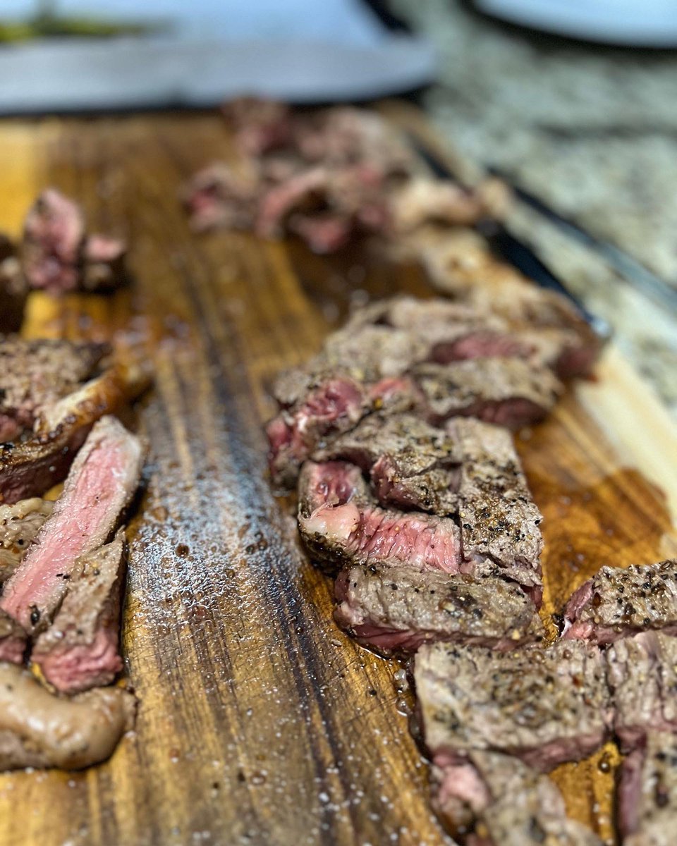 RGHDudes's tweet photo. Last night the power went out in my town. No power…No problem! Just throw it on the Blackstone. #blackstone #blackstonegriddle #steak #veggies https://t.co/xT4lwerUCa