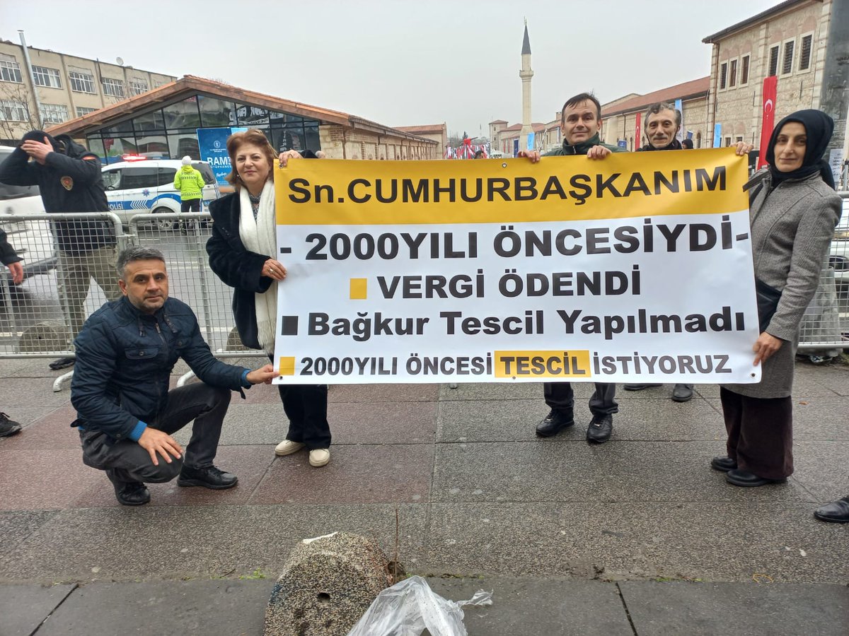 2000 yıl öncesi esnaf VERGİSİNİ ÖDEDİ
ODA KAYITLARINI YAPTIRDI
AMA BAĞKUR TESCİLİ YAPILMADI
-- 2000 YILI ÖNCESİ TESCİL İSTİYORUZ --
<a href="/RTErdogan/">Recep Tayyip Erdoğan</a> <a href="/vedatbilgn/">Vedat Bilgin</a> <a href="/B_Palandoken/">Bendevi Palandöken</a> #BagkurTescilMagdurlari #BagkurTescilMujdesiBekliyor