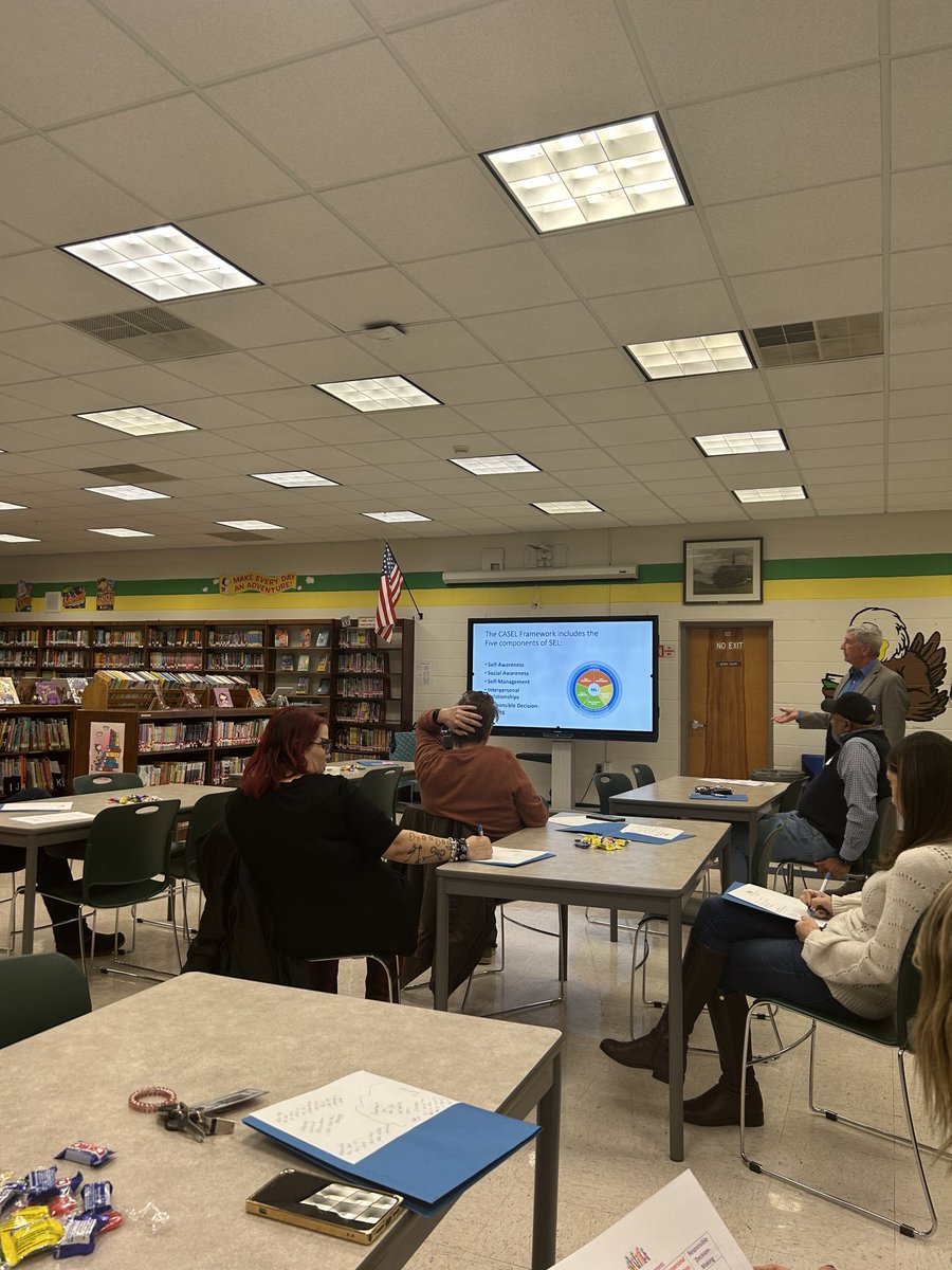 rvsfalconpride's tweet photo. Tremendous presentation to RVS parents from Hearts and Hands. Bridging the gap b/w home and school. #falconpride https://t.co/NEBP82Ipj6