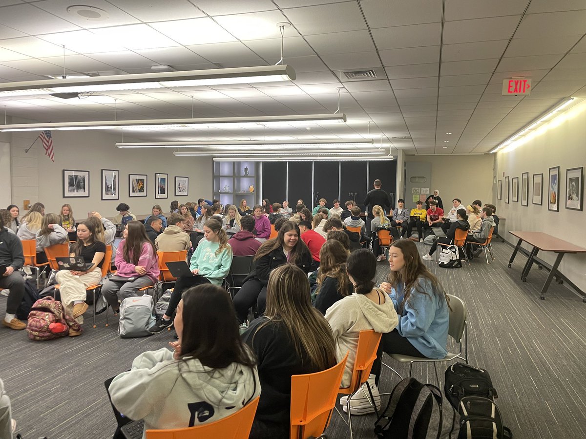 It is great to see our VALT group meet to plan our seasonal hype videos!! <a href="/CHSD230/">District 230</a> #BoltUp