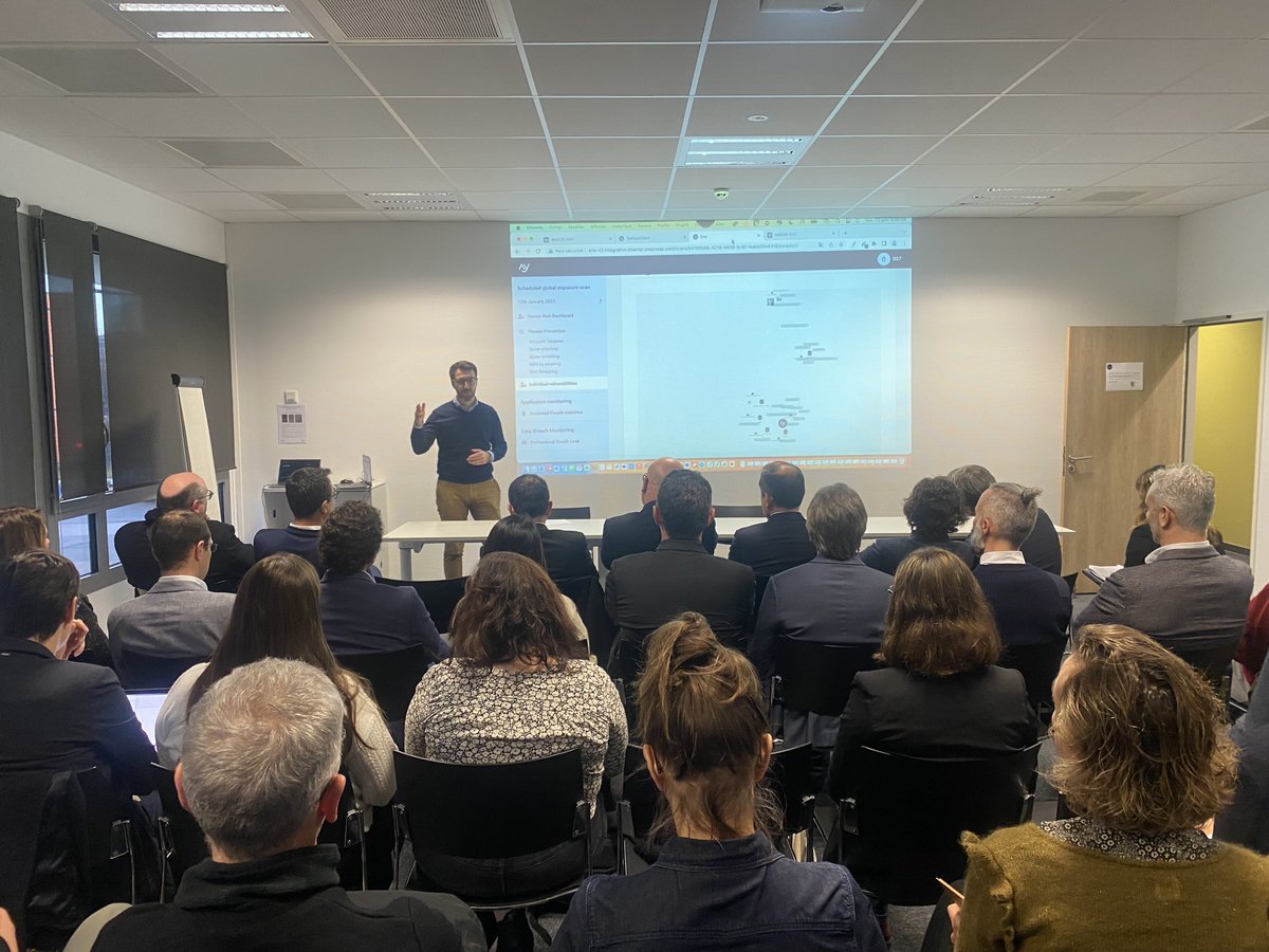 Le_Poool's tweet photo. Bruno Bonnell, secrétaire général pour l'investissement (@SGPI_avenir ) en charge de #France2030, était à #DigitalSquare ce matin !
Le thème ? L'écosystème des #startups en #cybersécurité en Bretagne !

#cyber #tech https://t.co/oP4svfUwDc