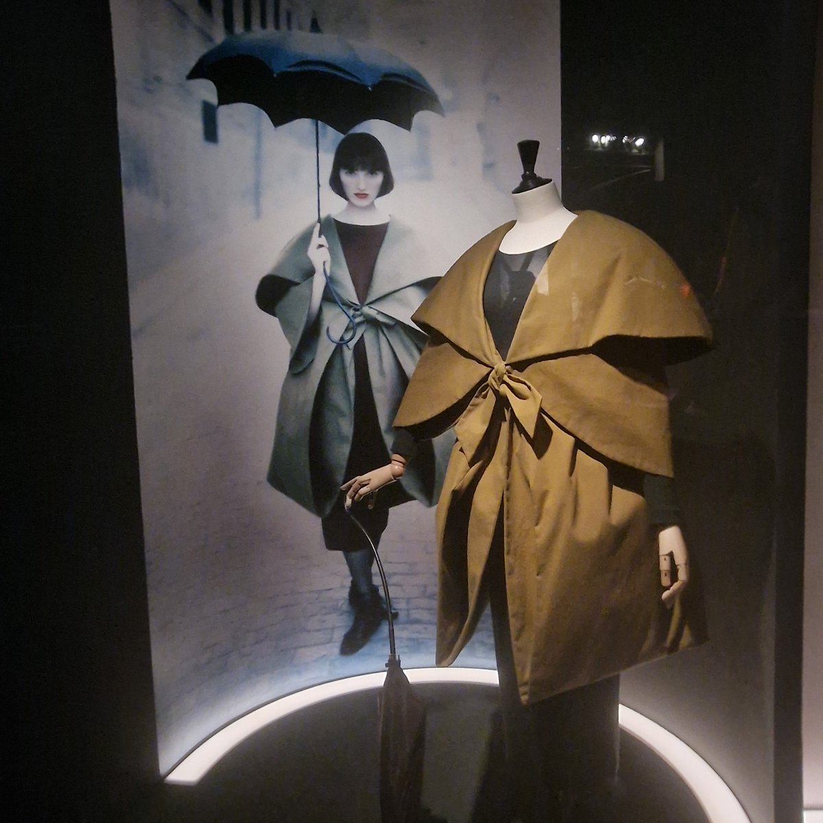 anamontparnasse's tweet image. In extremis llegamos a ver la exposción #Sybilla en @FundacionCanal.
Sensulidad y belleza.
(sigue)