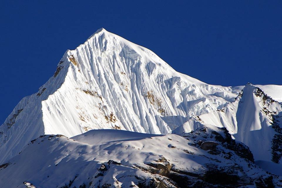 peaksclimbing's tweet photo. Singu Chuli Peak Climbing
Altitude: 6501 m
Days: 27 Days
https://t.co/41Qv6fOJ8y
#adventure #peakclimbing #peakclimgingnepal #Nepal #naturalbeauty #nature #trekking #mountains #mountainview #climbing #SinguChuliview #singuchuli https://t.co/IFfKS2F96O