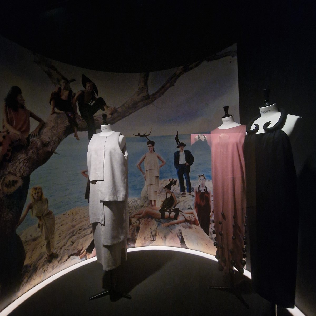 anamontparnasse's tweet image. In extremis llegamos a ver la exposción #Sybilla en @FundacionCanal.
Sensulidad y belleza.
(sigue)