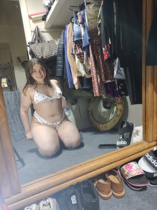 It's Friday you know what that means 😉 https://t.co/0oe6QpVtId