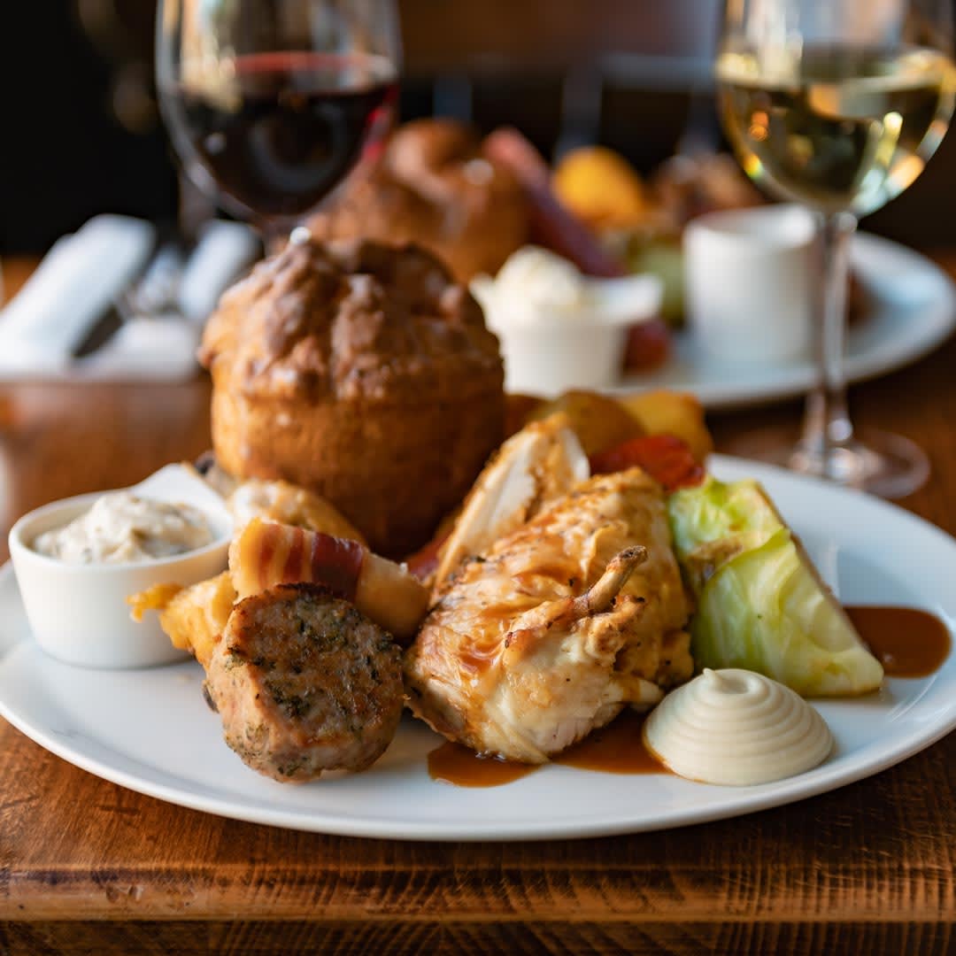 Have you booked your table for Sunday yet? We fill up fast so book today.
themitrew11.co.uk/bookings
#sundaylunch #roastpotatoes #gravy #roastchicken #roastdinner #roast #beef #yorkshirepudding #sunday #sundayfunday #sundaydinner #sundayvibes #chicken #roastbeef