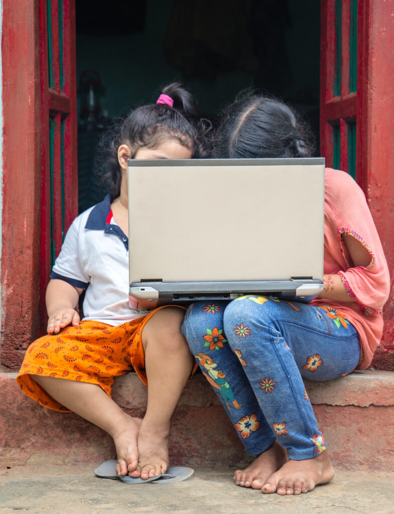 LIDC_UK's tweet image. 📅8 Feb 🕰️1pm 👩🏾‍💻online Why &amp;amp; how can we #decolonise digital #education? Join LIDC, @CODE_UoL &amp;amp; @ble_tweets. Panel: Selamwit Rita (#Ethiopia )@oscar_mwaanga (#EduMove ), Christine Thurani-Mckeever (@RoyalVetCollege) &amp;amp; Romina Istratii (@_decolonise, @SOAS) 👉🏽shorturl.at/oNPUY