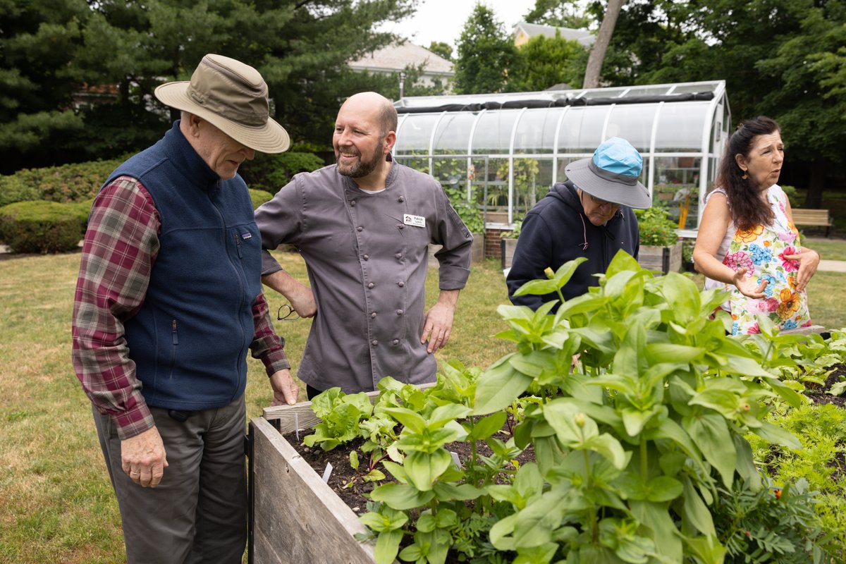 Rogerson is hiring:
• Case Manager- Social Worker. Link to apply: ow.ly/c5gK50LNxXJ
• Nurse RN or LPN $5,000 sign on bonus. Link to apply: ow.ly/5yNy50LNxXH rogerson.org
Assistant Director of Operations in our main office. Link: lnkd.in/eFejFK-9