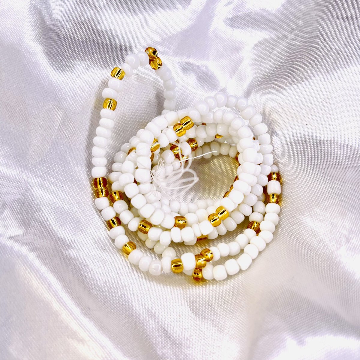 hernarrativeco's tweet photo. Meet milk and honey 🍯🤍
This beautiful waistbead will take you to a land flowing with milk and honey. This is a CEO #1 pick and you can see why! It is beautiful on its own or paired with another waistbead. 😍  she would look beautiful on any complexion.
https://t.co/19V86Lmdzb https://t.co/FShbYLRqOc