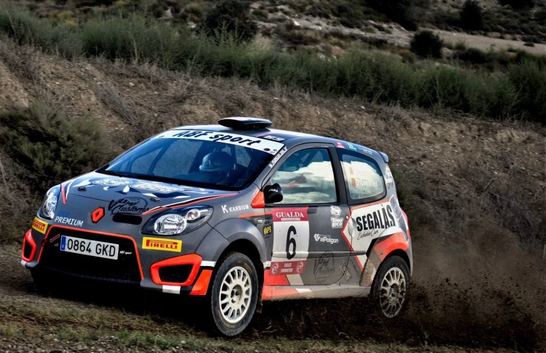 Viernes13 y nosotros con nuestro Twingo que corre que se las pela!!!

Nuestro querido Segalas a fondo🤘🤘🤘