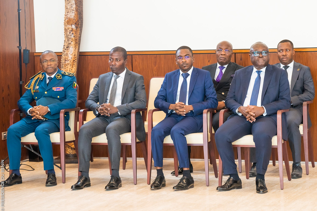 PresidenceBenin's tweet photo. #DiscoursPrBenin #Wasexo #PrBenin #VoeuxPrBenin :
đš VĆux des corps constituĂ©s de la Nation et des diplomates au Chef de l'Ătat : Patrice TALON encouragĂ© Ă poursuivre la dynamique pour le bien-ĂȘtre de tous
đ Article intĂ©gral sur ce lien => https://t.co/TAMMfMB3DQ https://t.co/06rwYsM4ol
