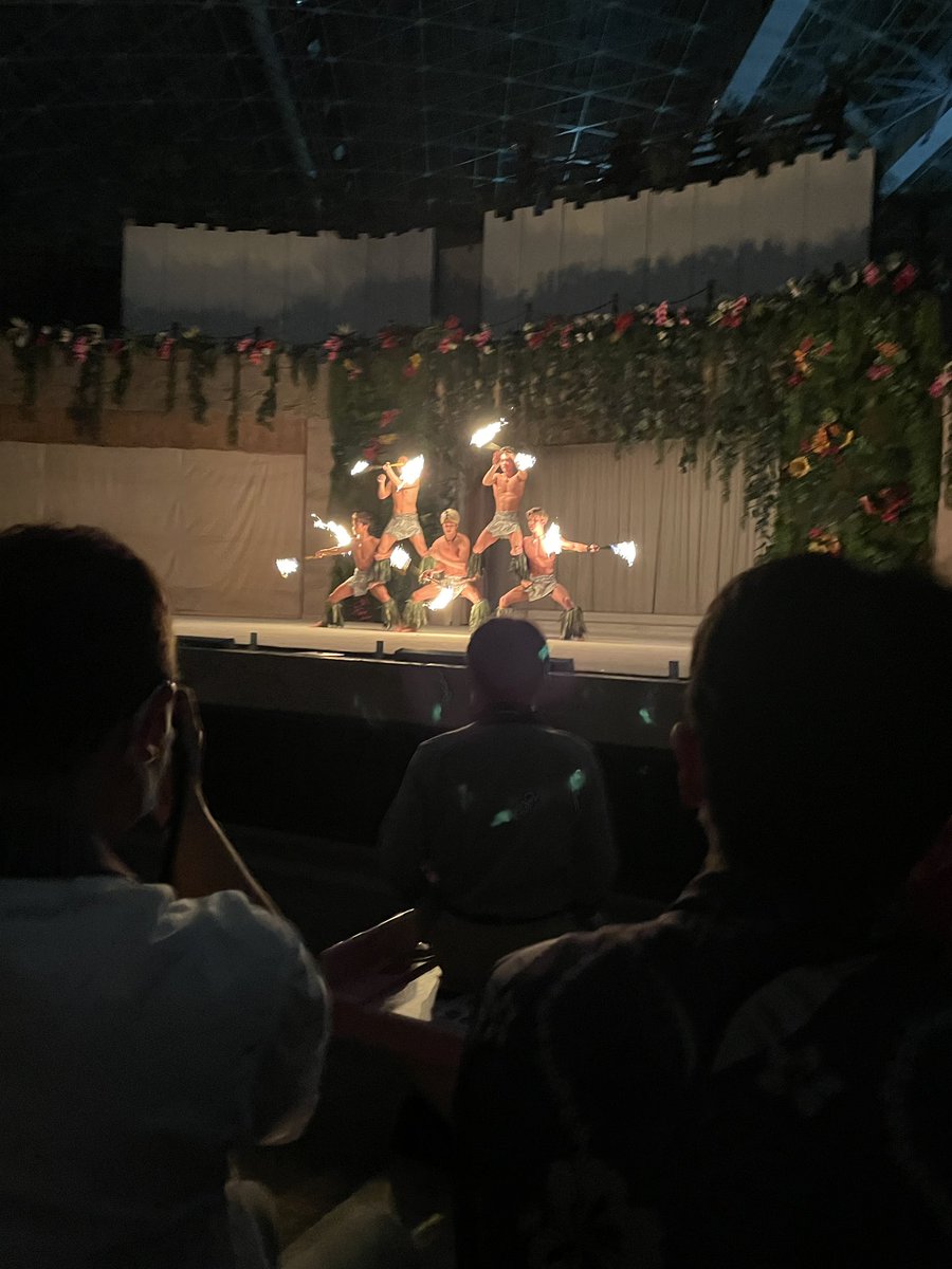 rina1024's tweet photo. お正月休みは初ハワイアンズ👙
子連れだとどこも疲れるけど実母も来てくれたからすごく楽しめた😮‍💨🍻
それとアクアマリンふくしまは行くべき🐠 https://t.co/qs6grbxglh