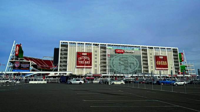 Levi's Stadium races to dry turf before 49ers face Seahawks