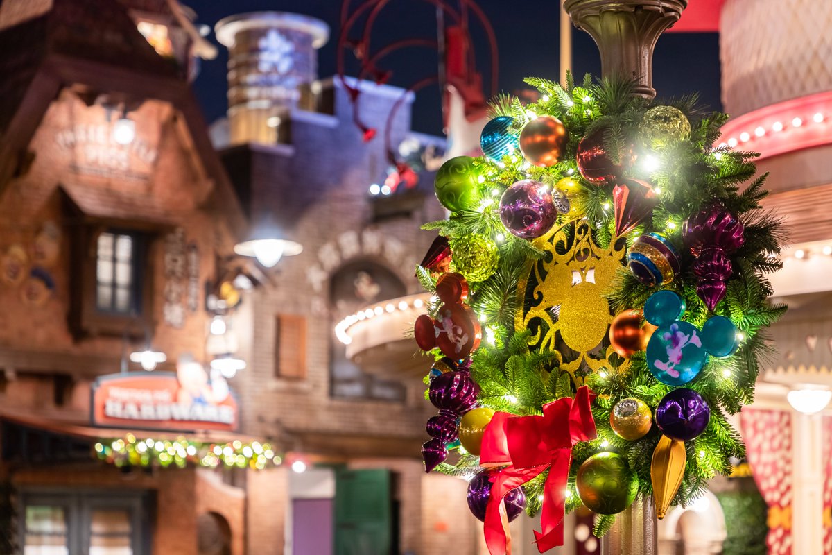 JMXLighting's tweet image. Our project case sharing-LED decoration lights shine on the building and street.
Frankfurt JMX-Booth Profile: lnkd.in/gzUrPZGf

#LEDdecorationlights #Decorationlightproject #LEDmotiflight #Christmaslight

ledjmx.com