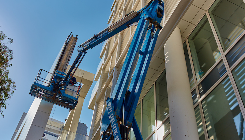 react_sc's tweet image. Among our #UniversityCleaning services is effective cleaning in hard-to-reach places at height. Our expert teams deliver high-level cleaning that retains visual appeal and ensures compliance bit.ly/3dWlr51
#KeepCleanAndStudy #SpecialistCleaning #REAT