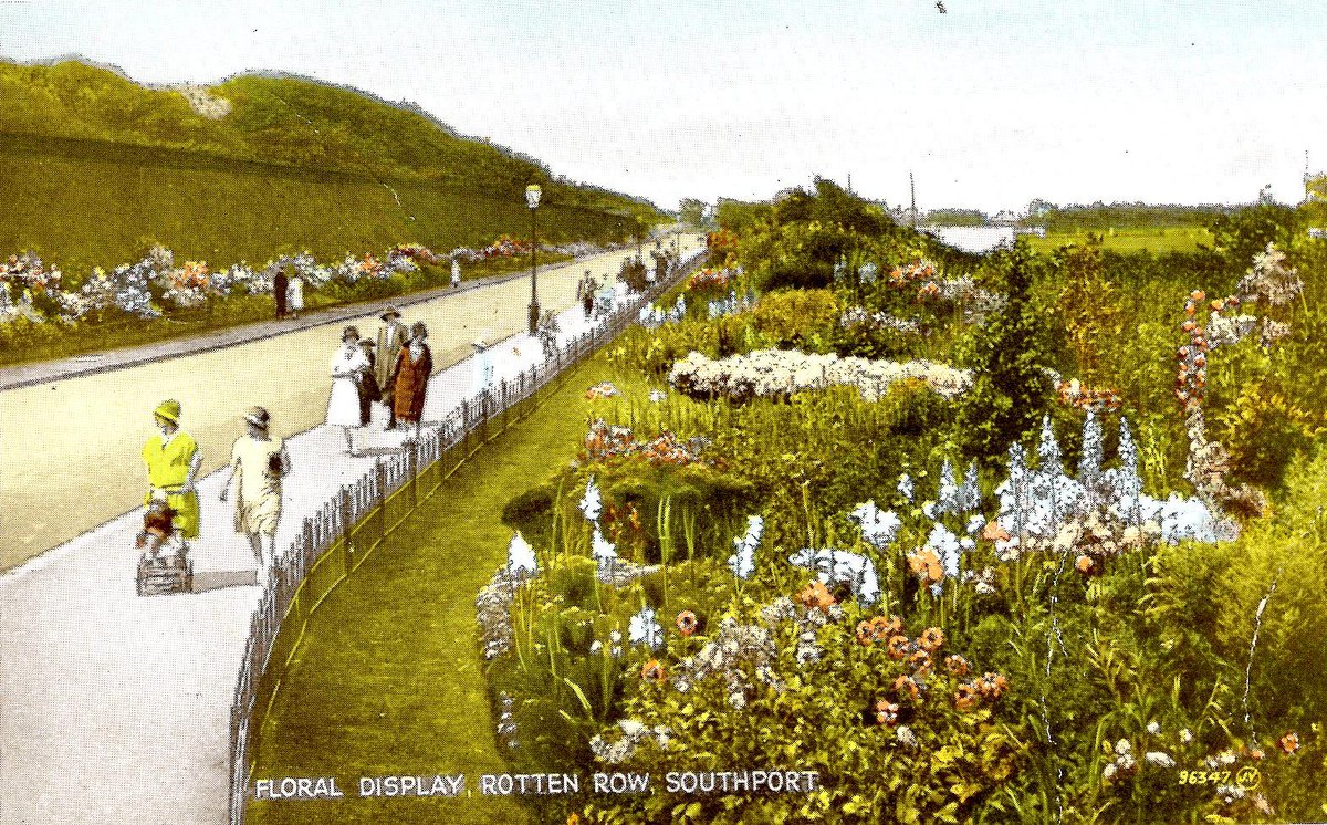 AtkinsonThe's tweet photo. Rotten Row in #Southport, 1936 📸

This has got us dreaming of sunnier days! 🌷☀️⛲ https://t.co/4WavSHIamV