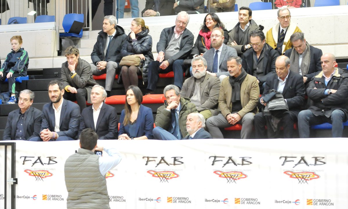 FabasketAragon's tweet photo. Centro Tecnificación FAB Inauguración oficial en el @EuropaLiceo con la presencia de personalidades del deporte, la empresa y la sociedad aragonesa y nacional @ibercaja @BaloncestoESP @deporte_aragon  https://t.co/PUORQNygzK a través de @fabasketaragon https://t.co/30pM8ophYr