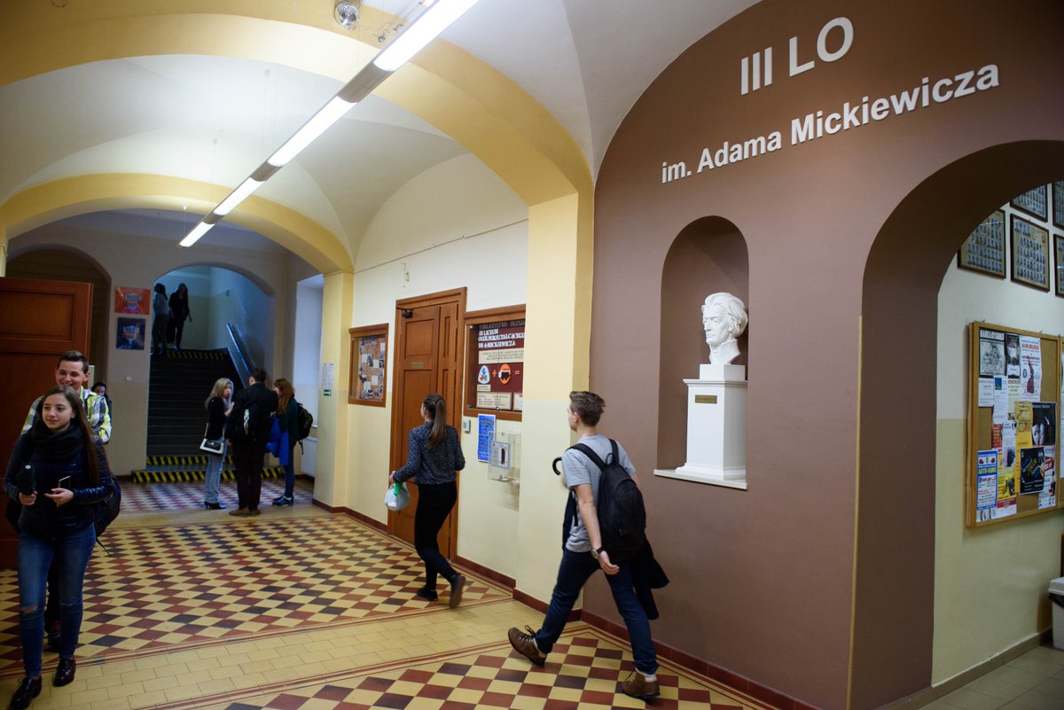 III LO i Technikum nr 4 🏫 po raz kolejny najlepsze w Tarnowie!❗ Pełne wyniki rankingu Perspektyw znajdziecie tutaj ➡ bit.ly/3W951Xb