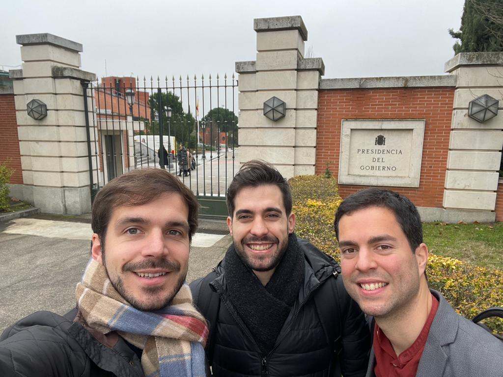 Si hace días, el #G30 estuvo con <a href="/sanchezcastejon/">Pedro Sánchez</a>, esta semana otro de sus miembros, Pablo Gómez, <a href="/pablogomezPGR/">Pablo Gómez Romero</a> se reunió con el Alto Comisionado para España Nación Emprendedora, Francisco Polo, @franciscopolo, para hablar de la ley de Startups y su influencia en el medio rural.