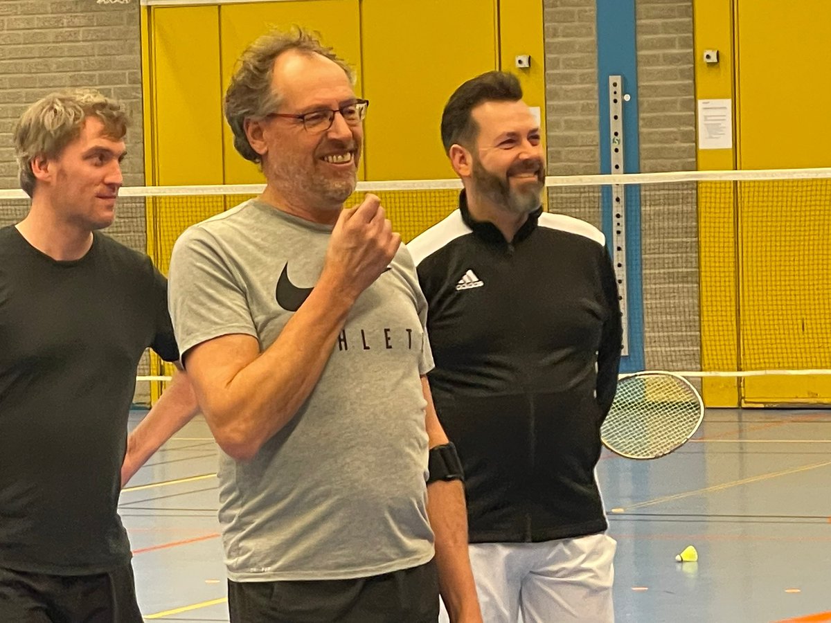 bckampennl's tweet photo. Afgelopen maandag speelden we het eerste toernooi van het seizoen. Speelkaarten bepaalden steeds de samenstelling van de teams en het werd een erg gezellige avond. 

#badminton #badmintonnl #Kampen #bckampen https://t.co/HvFYXEsxOD