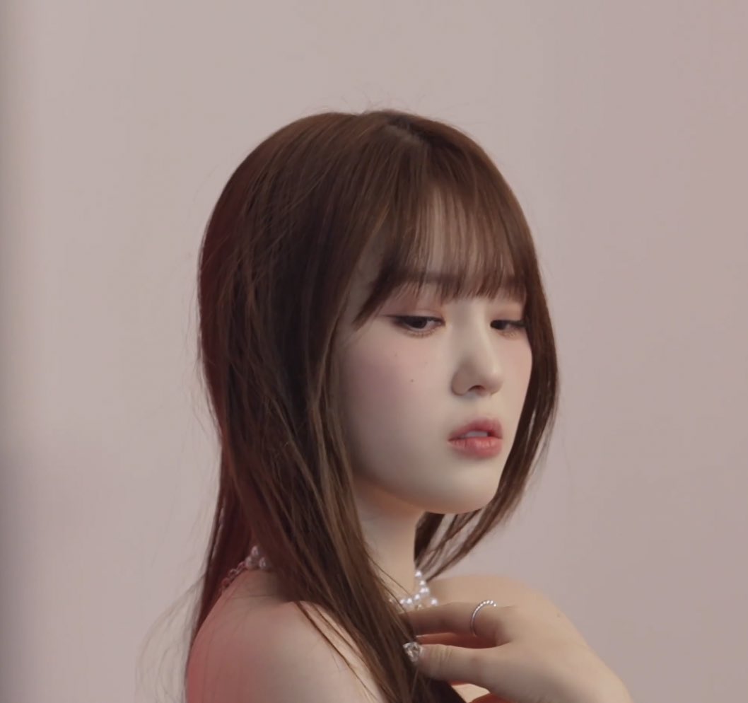 chaehyun_bby's tweet photo. chaehyun KNIGHT magazine https://t.co/EpGM2znTbu