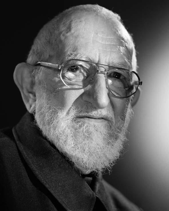 Paanteon's tweet photo. #leherosordinairedujour
“Un sourire coûte moins cher que l’électricité, mais donne autant de lumière.”
22 janvier 2007 : l'abbé Pierre, fondateur d'Emmaüs, classé 17 fois "personnalité préférée des Français", nous quittait à l'âge de 94 ans.
#humanité #vivezinspirés https://t.co/1n916TCOM6