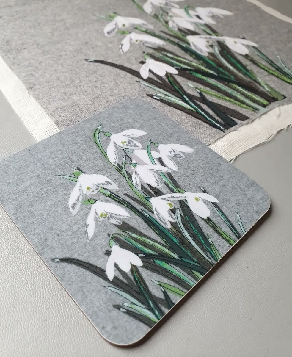 lellibellecards's tweet image. Today's @folksy #themeoftheday
is Snowdrops. 
I spotted the first one flowering in our garden earlier this week ❤🎉
📷 Here is my handmade snowdrop embroidered padded heart, printed greetings card, coaster and tea towel.
#folksythemeoftheday #folksyshop #folksyseller #snowdrop