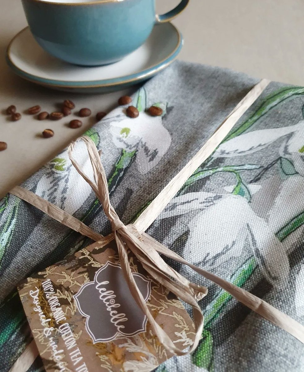 lellibellecards's tweet image. Today's @folksy #themeoftheday
is Snowdrops. 
I spotted the first one flowering in our garden earlier this week ❤🎉
📷 Here is my handmade snowdrop embroidered padded heart, printed greetings card, coaster and tea towel.
#folksythemeoftheday #folksyshop #folksyseller #snowdrop